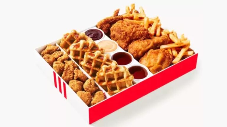 Chicken & Waffles Fan Favorites Box
